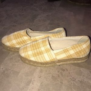 🐥 NBU Made in Spain Gingham Yellow Espadrilles 🐥
